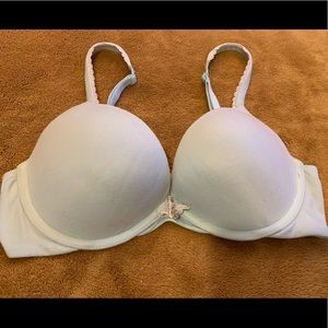 Victoria’s Secret 32 C